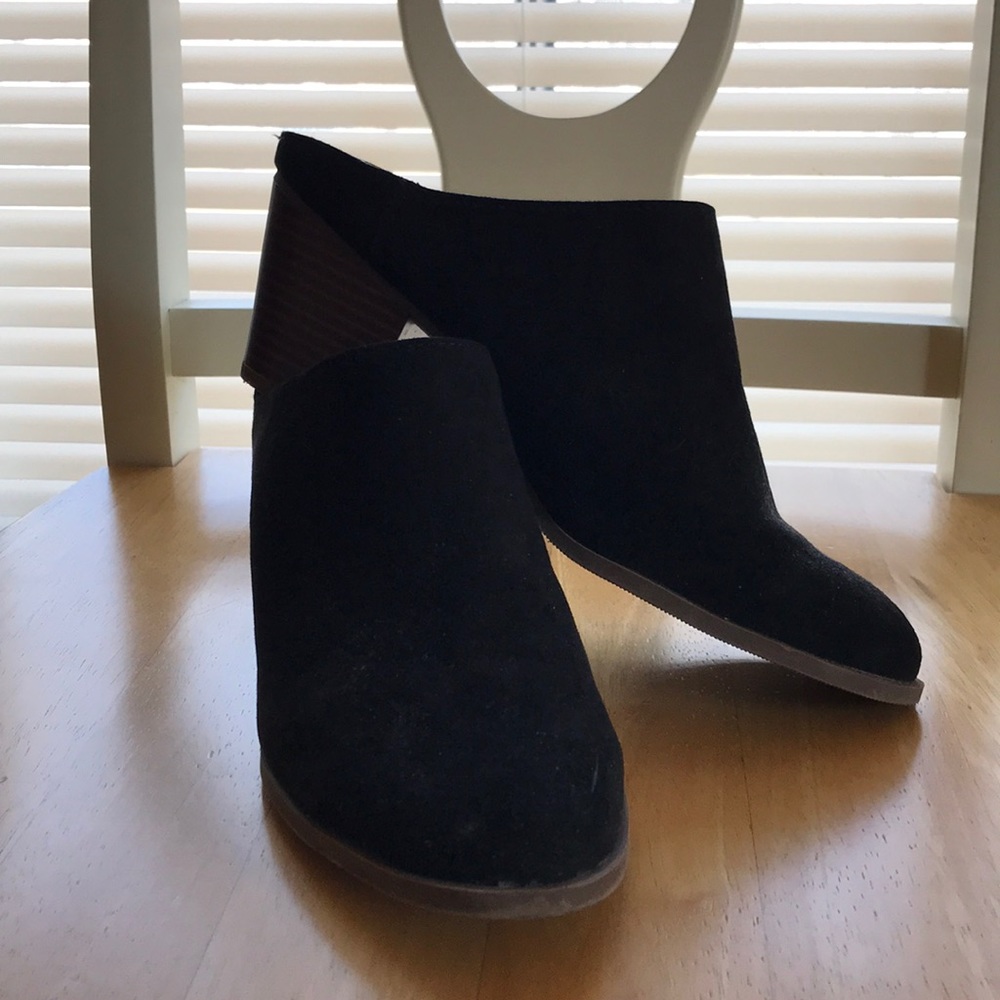Gap clog suede shoes
